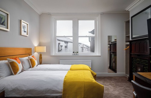 Wakefield Hotel | Elephant & Castle