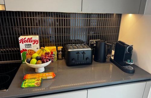 Elephant and Castle Casa | Elephant park apartment Room