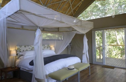 Dete Cabina | Elephant's Eye, Hwange