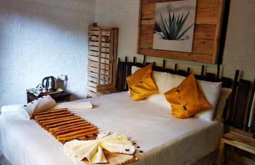 Kasane Casa | Elephant Trail Guesthouse and Backpackers