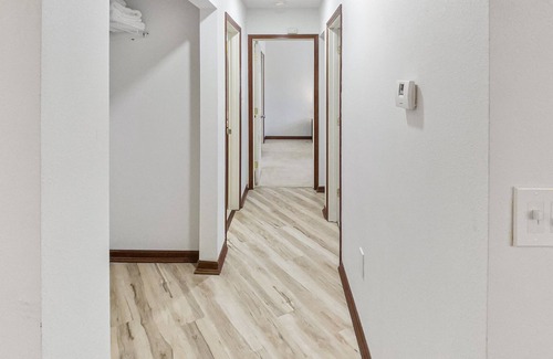Notre Dame Apartamento | Elevate Apartments at Notre Dame | Well Lit and Homey 2BR Apr near Notre Dame