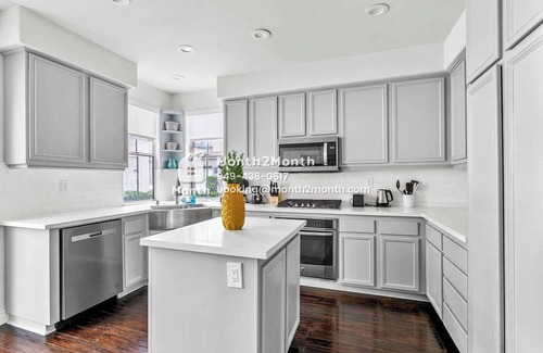 Woodbridge Casa | Elevated Comfort on Del Carlo #41997