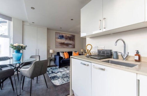 Lewisham Apartamento | Elevated Elegance: 1BR 1BA Flat in Wellmeadow Rd
