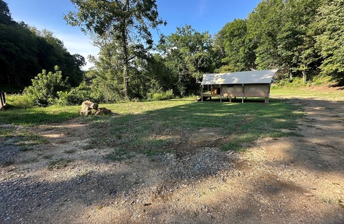 Newport Alquiler De RV | Elevated Glamping Near PF, GBurg and Asheville