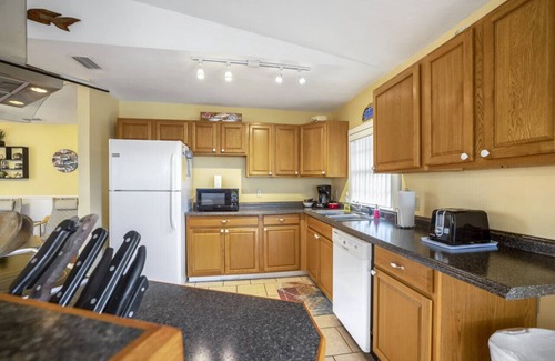 Cedar Key Cabina | Elevated Serenity - Cedar Summit Upstairs 2BR Vacation Retreat with Breathtaking Views