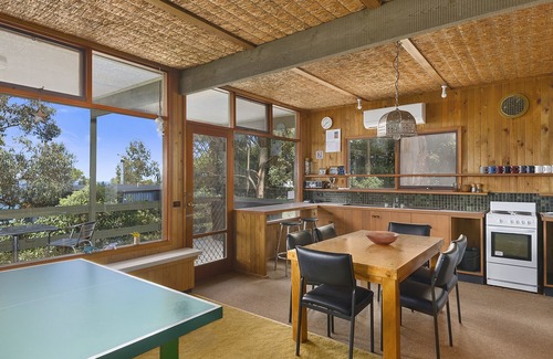 Lorne Casa | Elevated Views To Aireys Inlet