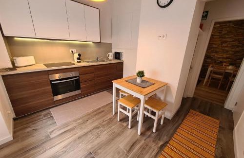 Lousa Casa | ElevenPlace by LouzanPlaces