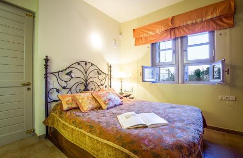 Melissopetra Apartamento | Elia Junior Suite In Epidavros with Shared Pool