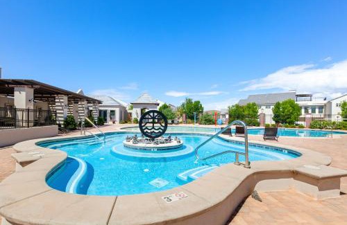 Hurricane Casa | Elim Valley Retreat 2 Private Pool Neighboring Homes, 2 Spacious Kitchens, and more
