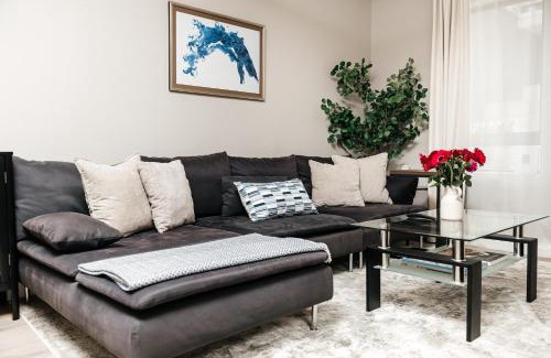 Miracle Mile Apartamento | Elite 2BD in Miracle Mile