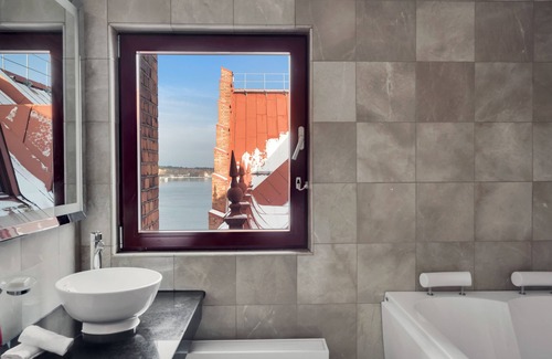 Central Stockholm Hotel | Elite Hotel Marina Tower, Spa & Resort