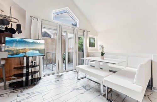 Val Vista Lakes Condominio | Elite Lakeside Oasis in Gilbert