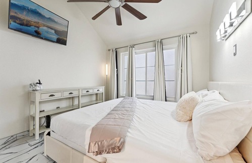 Val Vista Lakes Condominio | Elite Lakeside Oasis in Gilbert