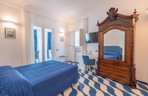 Minori Cama Y Desayuno | Elite Luxury Suite