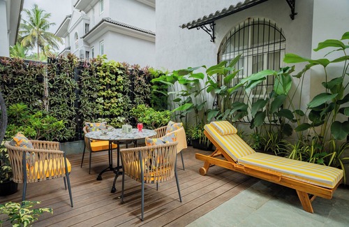 Gauravaddo Villa | ELIVAAS Esh Birch