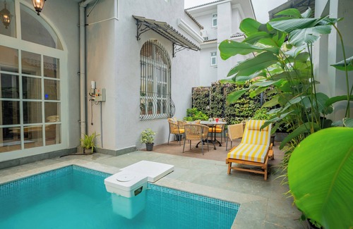 Gauravaddo Villa | ELIVAAS Esh Birch