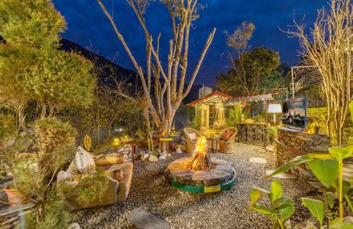 Bhediyana Villa | ELIVAAS Zephyr - Luxury cottages near Kempty Falls