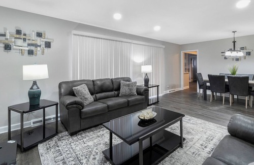 Elk Grove Village Casa | Elk Grove Village Rental