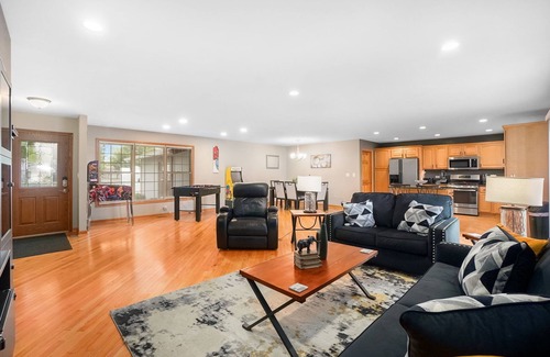 Elk Grove Village Casa | Elk Grove Village Rental - Kingsbridge Rd