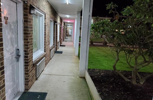 Jonesville Hotel | Elk Inn Motel