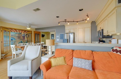 Elk Rapids Apartamento | Elk Rapids Condo with Balcony Overlooking Elk Lake!