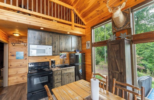 Bryant Cabina | Elk Ridge Cabin – Private Hot Tub & Stunning Views