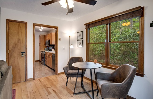 Cranberry Falls Cabina | Elk Ridge Peaceful Getaway 7 min to Blue Ridge Pkw
