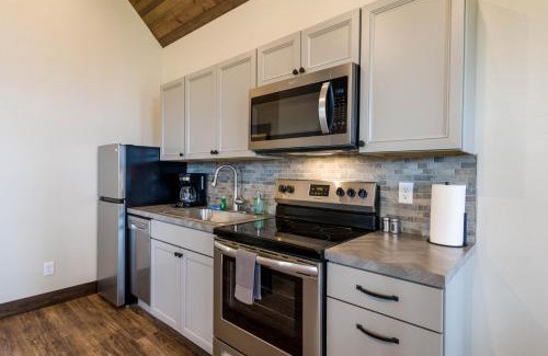 Lakeside Casa | Elk Ridge Village 401B Cozy Cabin with views of Flathead Lake and the mountains