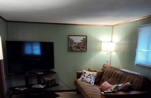 Duck Cabina | Elk River Cabin- Fisherman and Kayakers dream! Pet Friendly!!!