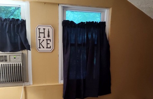 Duck Cabina | Elk River Cabin- Fisherman and Kayakers dream! Pet Friendly!!!