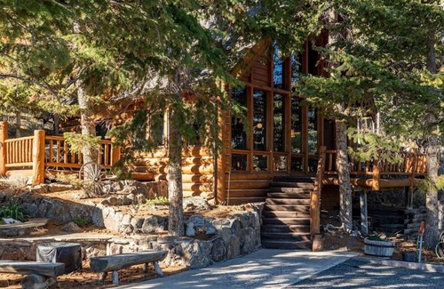 Wapiti Casa | Elk Road Cabin- Magnificent Mountain Views!