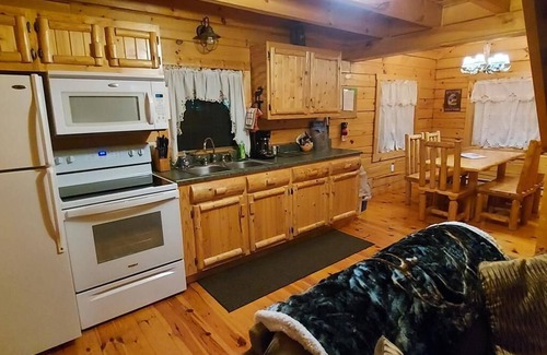 Moravia Cabina | Elk - Sleeps up to 6