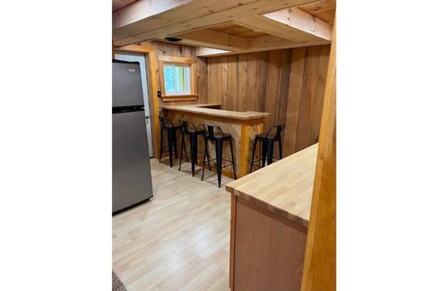 Austin Casa | Elk/trout/hunting/star gazing 4 bdrm, 2 bath cabin