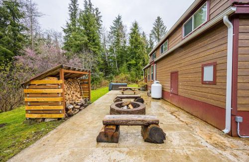 Forks Apartamento | ElkCreek Inn Creekside tiny home