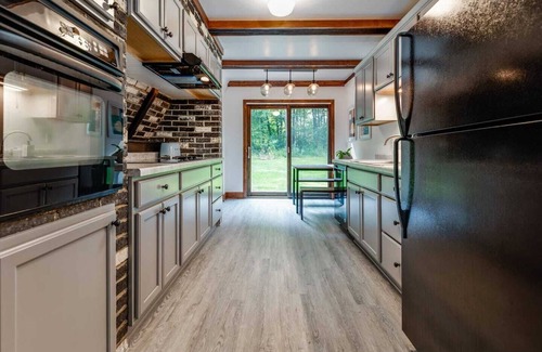 Elkhart Lake Cabina | Elkhart A-Frame, Wooded Retreat near Road America