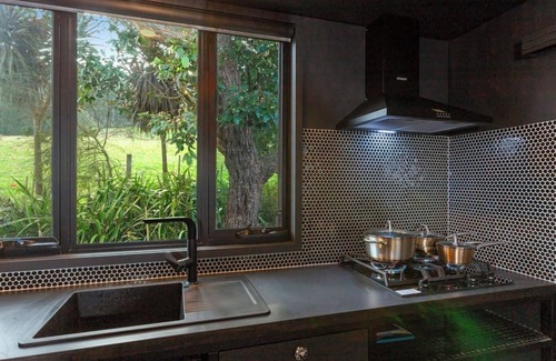 Apollo Bay Cabina | ELLA B - caravan park location