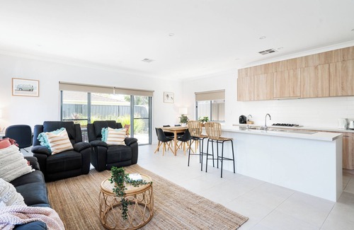 Warradale Casa | Ella House II Casa nueva cerca de Glenelg & City Pet Friendly