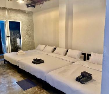 Patong Hotel | Ella Lamoon