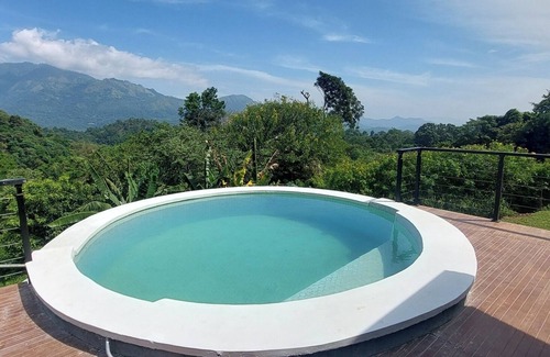 Wellawaya Villa | Ella Nine Peaks - One Room in " The Club House " with Ac Tv and pool