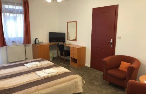 Hajduszoboszlo Cama Y Desayuno | Ella Residence Panzió