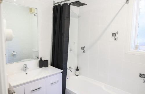 Wagga Wagga Casa | Ellamatta House Simmons St Central Wagga