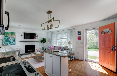 Newport Cabaña | Ellery Beach Bungalows #43. 1/4 mile to the beach & 5 minute drive to Newport.