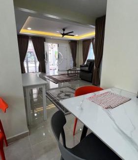Kota Bharu Casa | Ellie`z Abra Homestay