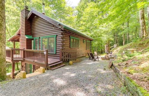 Ellijay Casa | Ellijay Cabin with Deck and Hot Tub!