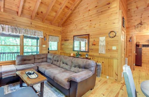Ellijay Casa | Ellijay Cabin with Deck and Hot Tub!