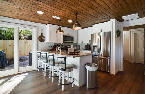East Ellijay Cabaña | Ellijay Cottage on the Hill