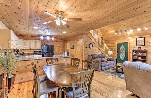 Eagle Mountain Cabina | Ellijay Resort Cabin w/ Deck + Enclosed Porch!