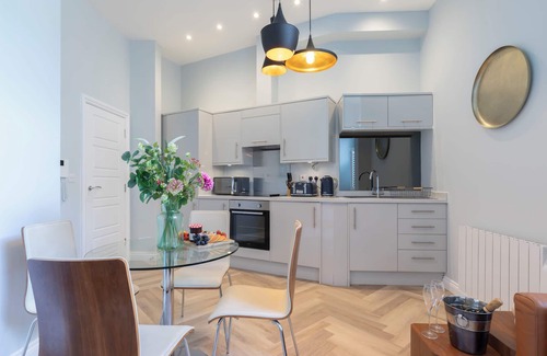 Cheltenham Apartamento | Elliot Oliver - Stylish 2 Bedroom Town Centre Apartment