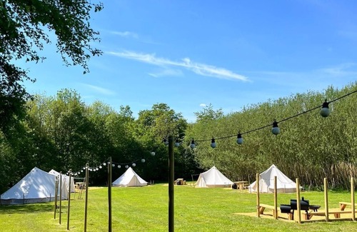 Cutnall Green Apartamento | Glamping at Elmbridge Farm - Cherry Bell Tent