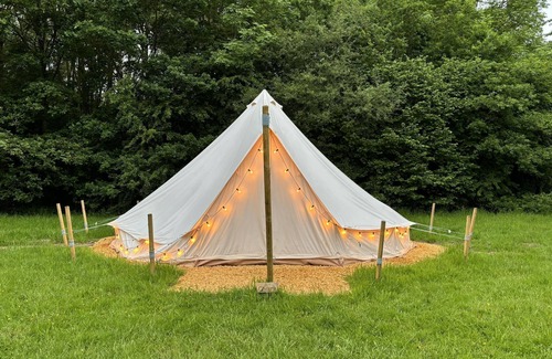Cutnall Green Apartamento | Glamping at Elmbridge Farm - Cherry Bell Tent